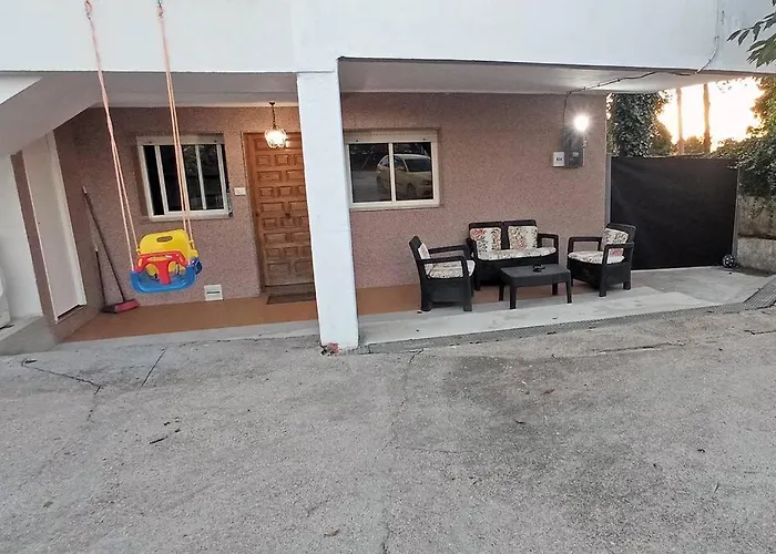 Casa Maximo En Con Patio Y Aparcamiento * Vigo